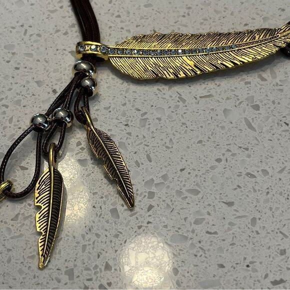 Feather Zinc Alloy Charm Necklace - Picture 7 of 12